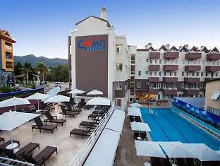 Comet De Luxe Suit 4*